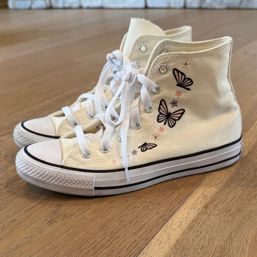 Converse Kids Cream High-Top Sneakers with Pink Butterfly Embroidery